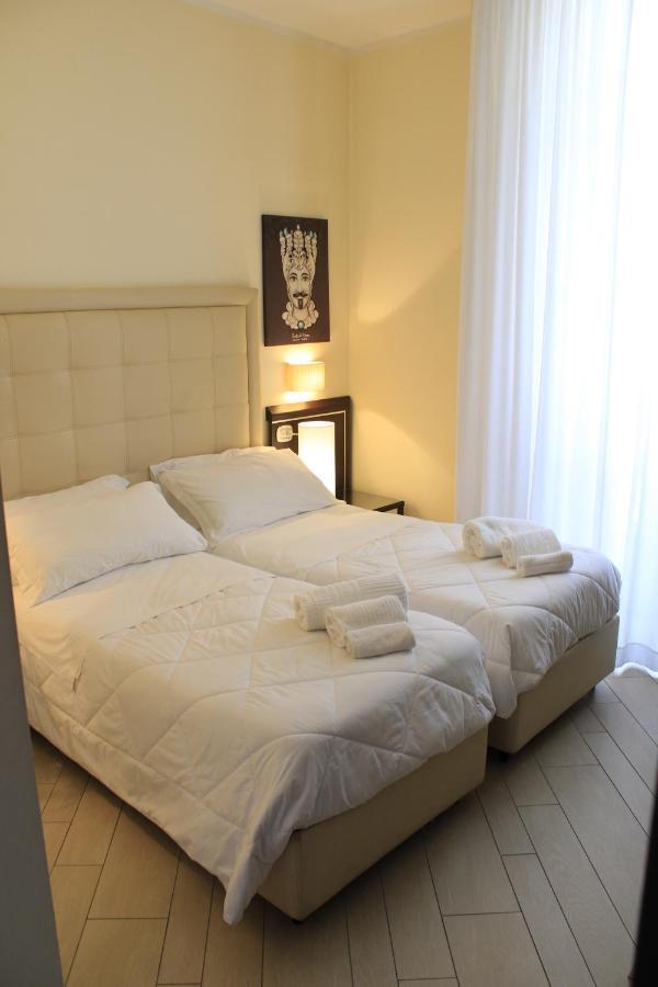 โฮเต็ล เฟอร์ดินานโดทู Hotel เนเปิลส์ ภายนอก รูปภาพ