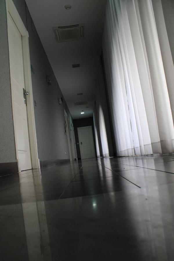 โฮเต็ล เฟอร์ดินานโดทู Hotel เนเปิลส์ ภายนอก รูปภาพ