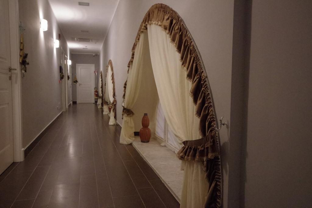 โฮเต็ล เฟอร์ดินานโดทู Hotel เนเปิลส์ ภายนอก รูปภาพ